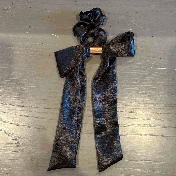 Black Bow Scrunchie - Picture 1 of 4